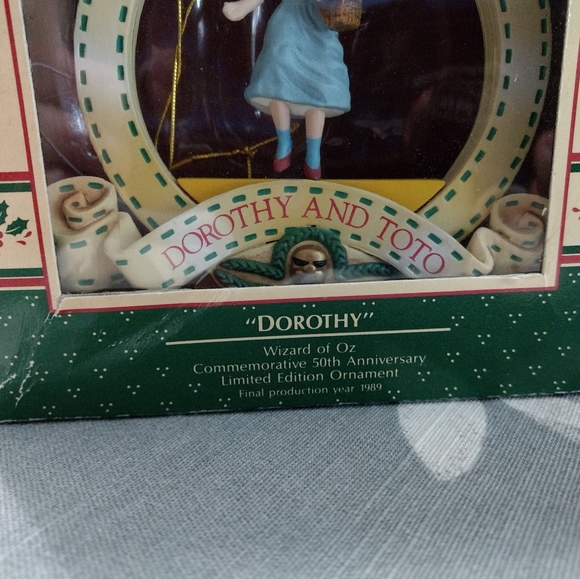 *Enesco Three Wizard of Oz Ornaments* - Picture 10 of 16